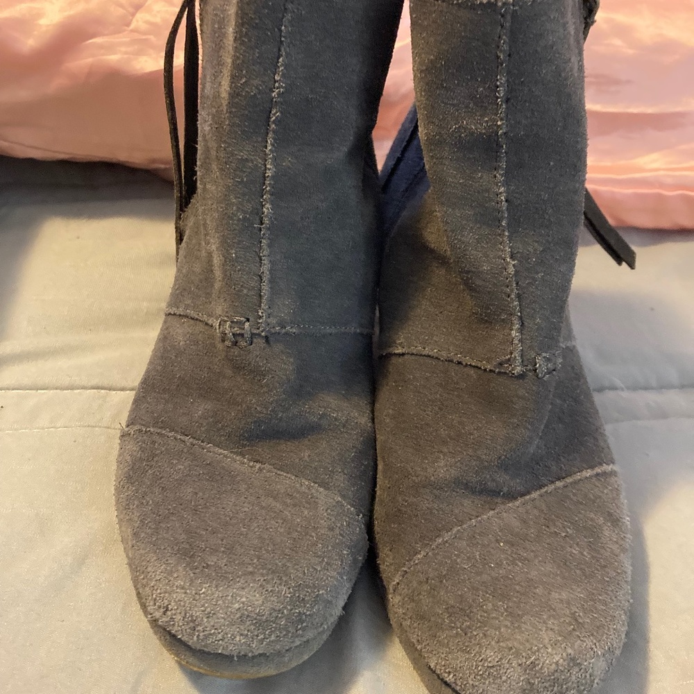 Toms wedges